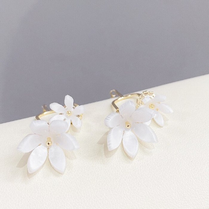 European and American Fashion Long Style Petals Earrings Female Design Earrings Personalized and Exaggerated Earrings