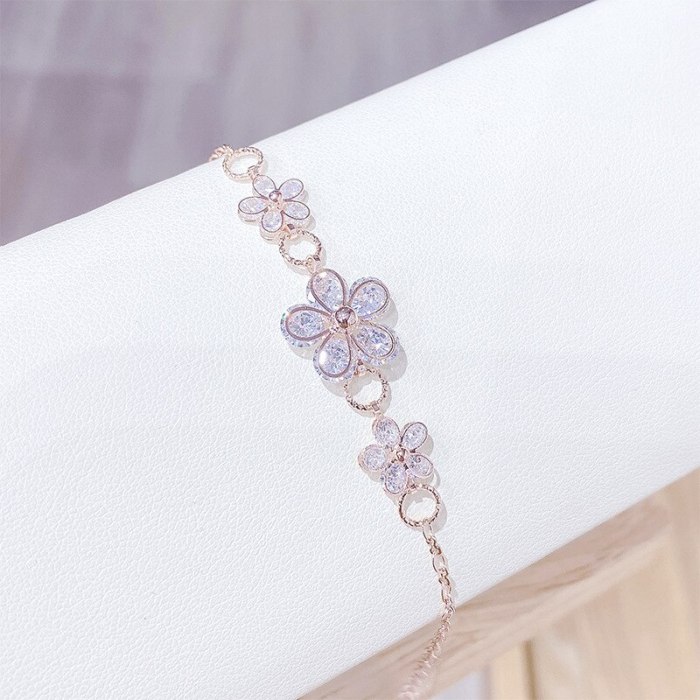 Korean Fashion Small Fresh Diamond Flower Cutout Five Petal Flower Bracelet Micro Inlaid 3A Zircon Jewelry Female Accessories