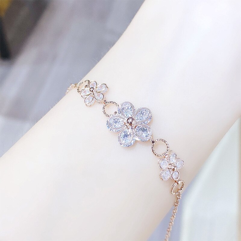 Korean Fashion Small Fresh Diamond Flower Cutout Five Petal Flower Bracelet Micro Inlaid 3A Zircon Jewelry Female Accessories