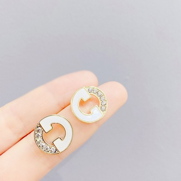 Korean Temperament Earrings for Women Sterling Silver Needle Pairs C Stud Earrings Vintage Ornament Circular Earrings