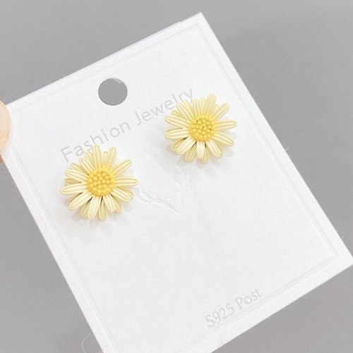 Korean Style Sterling Silver Needle Daisy Stud Earrings Simple Cute Flower Earrings Earrings