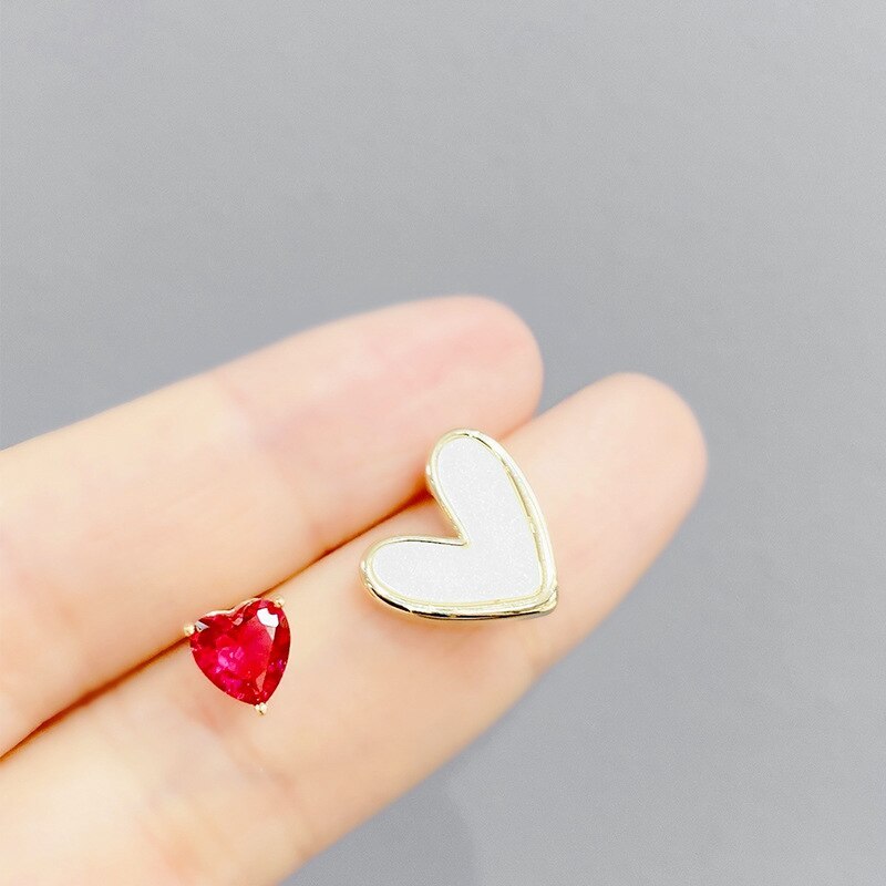 Asymmetric Shell Peach Heart Stud Earring Petite Earrings Simple Graceful Internet Celebrity Sterling Silver Needle Earrings
