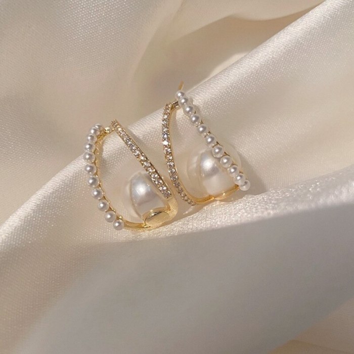 Sterling Silver Needle Rhinestone Pearl C- Shaped Stud Earrings Simple and Stylish Personality Earrings Graceful Earrings Women