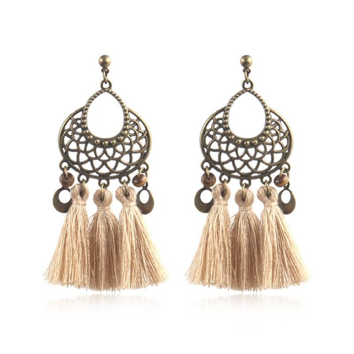 Hot Sale Earrings for Women European and American Fashion Hollowed-out Flower Ornament Long Fringe Pendant Earrings Wholesale