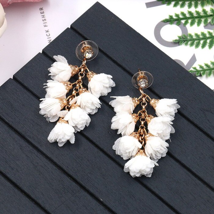Fashion Temperament White Flower Earrings Female Personality Creative Multi-Layer Tassel Earrings Bohemian Ethnic Style Jewelry