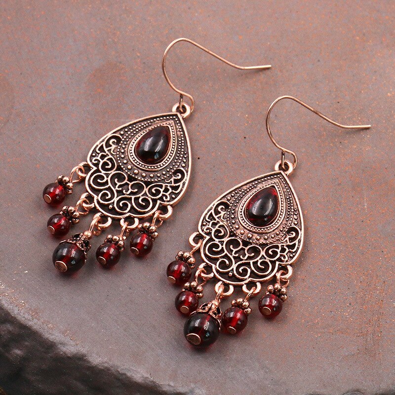 European and American New Retro Red Garnet Earrings Female Geometric Lucky Earrings Eardrops to Make round Face Thin-Looked