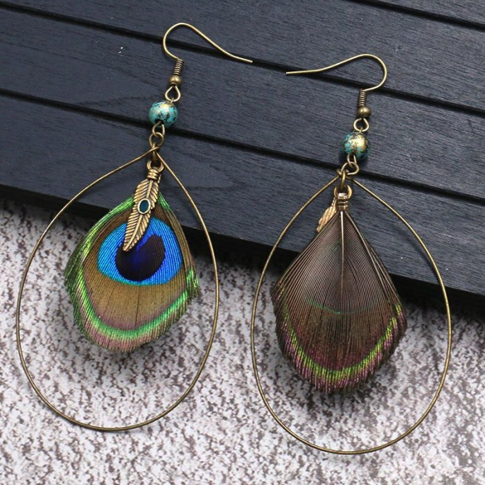 Bohemian Hot Sale Feather Earrings Personality Peacock Feather Ornaments Long Water Drop Ethnic Earrings Wholesale
