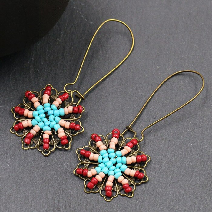 New Bohemian Ethnic Style Flower Earrings Jewelry Graceful Personality Bead Hand-Woven Earrings Wholesale