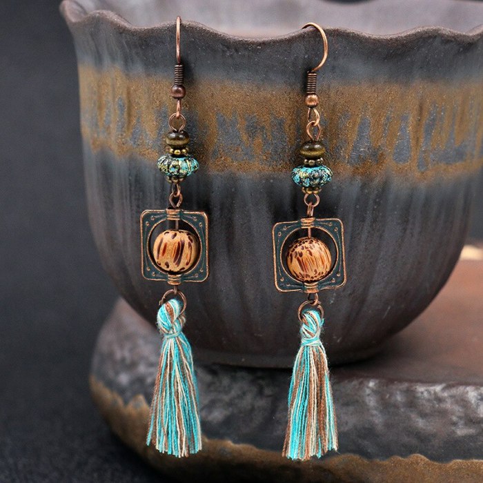New Vintage Leaves Pendant Earrings for Women Fashion Hollowed-out Carved Alloy Tassel Earrings European and American Jewelry