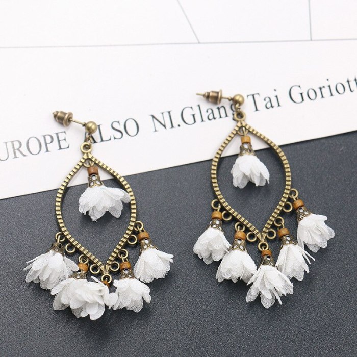 Wholesale New Creative Flower Earrings Female Hot Sale in Europe and America Geometric Chiffon Pendant Tassel Earrings