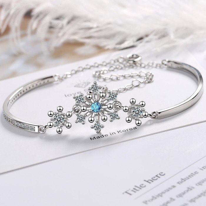 Mori Style Simple Bracelet Elegant Snowflake Bracelet Fresh Zircon Inlaid Diamond Bracelet Bracelet for Women 185
