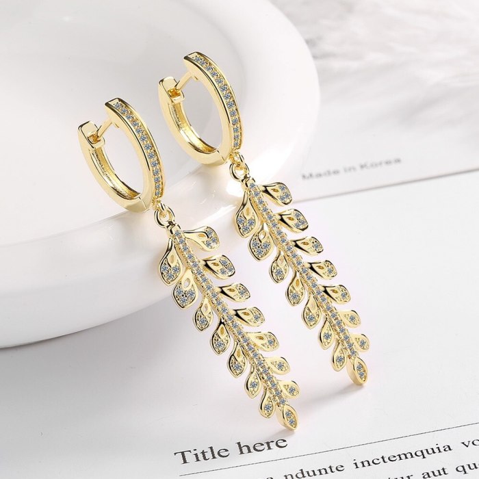 Long Ear Clip Women's European and American Style Fresh Diamond Leaf Ear Clip Elegant Leaf Ear Ring Jewelry Xzeh631