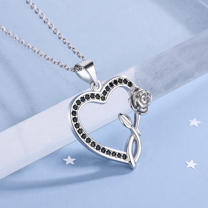 Necklace Women's Black and White Full Diamond Heart-Shaped Pendant Diamond-Embedded Heart-Shaped Chain Short Chain XZDZ548
