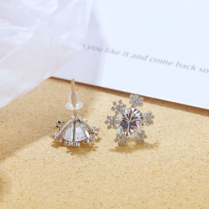 INS Korean Style Niche Temperament Stud Earrings All-Match Snowflake Inlaid Zircon Copper Stud Earrings Gb026