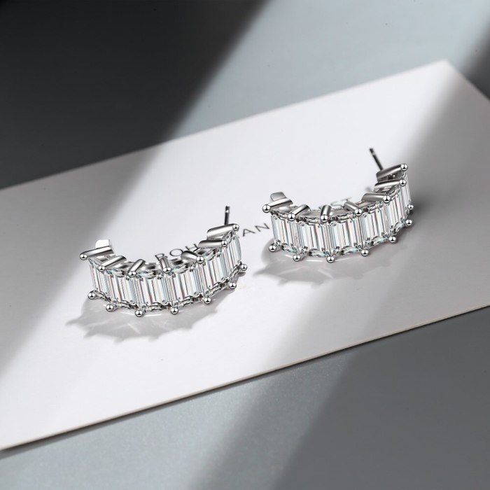 Women's Simple European Square Diamond Stud Earrings Sweet Temperament Zirconium Diamond Personalized Earrings Xzed919