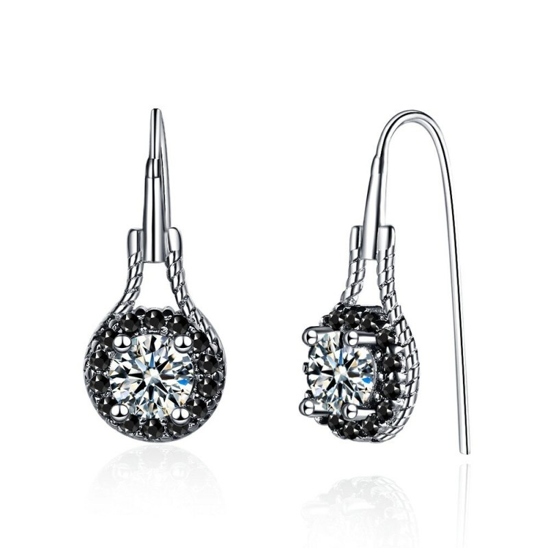 Simple Geometric round Hollow Earrings Female Temperament Creative Short Inlaid Black Zirconium Diamond Ear Hook Xzeh630