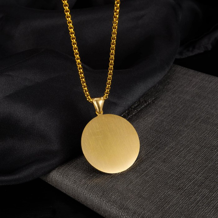 European and American Fashion New round Brand Cross Pendant Classic Fashion All-Match Stainless Steel Necklace for Men Gb1957
