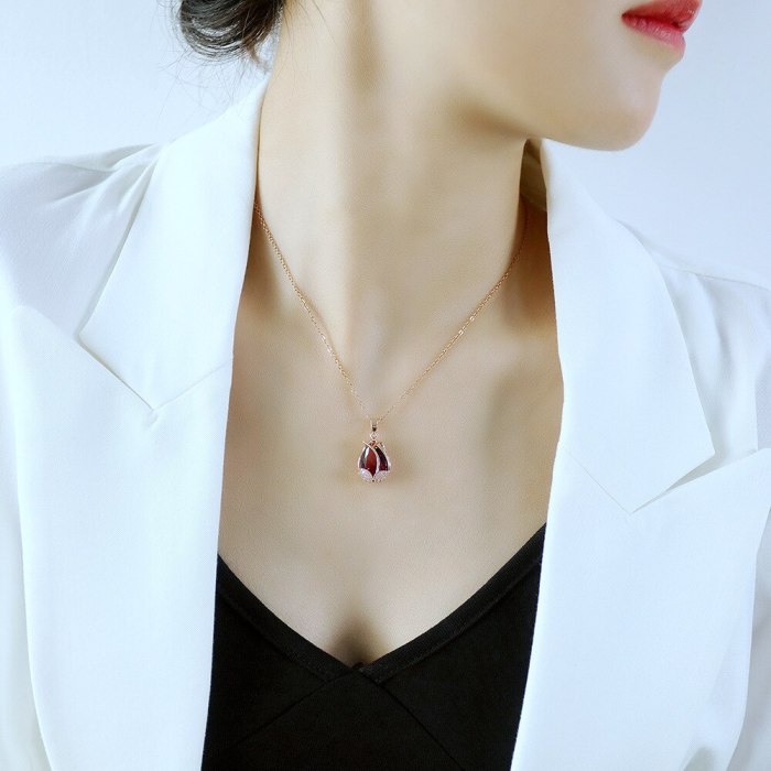 Korean Style Ins All-Match Mori Tulip Necklace Diamond-Embedded Clavicle Chain Rose Gold-Plated Pendant for Girlfriend Gb024
