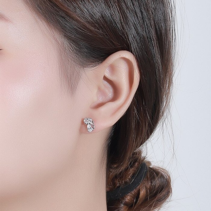 New Zircon Stud Earrings Sterling Silver S925 Girls Simple Korean Style Temperament Cute Cartoon Cat Earrings E582E