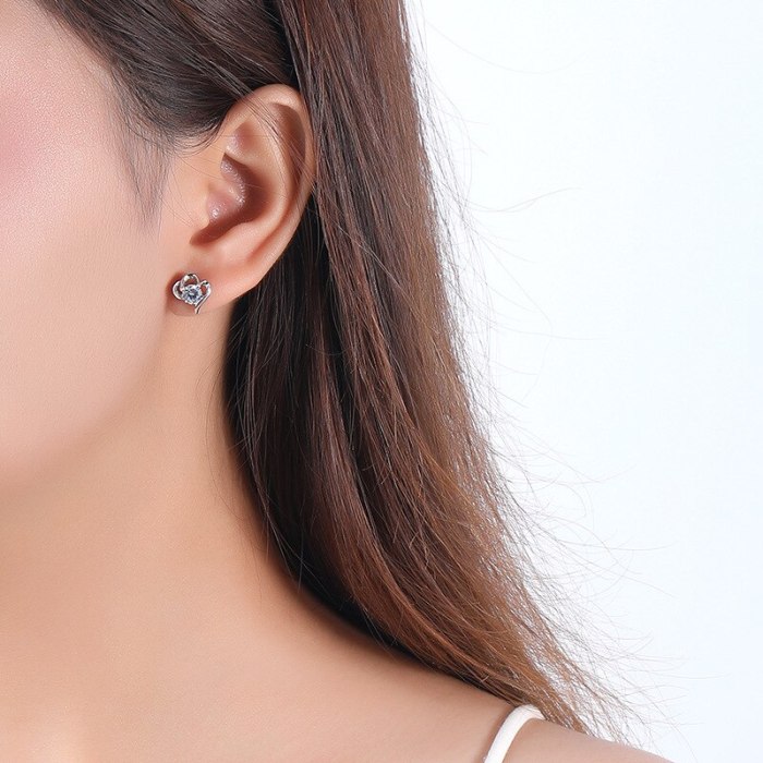 Love Heart Stud Earrings Women's Sterling Silver New Style High-Grade Earrings Graceful Earrings Earrings Summer Earrings E948