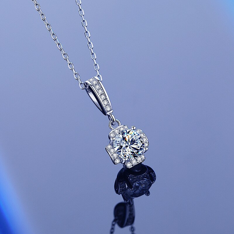 Inlaid 1 Karat Moissanite Necklace Pendant S925 Sterling Silver Simple Elegant Women's Necklace
