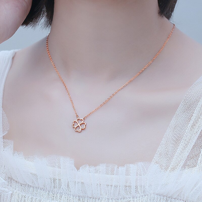 Hot Sale S925 Sterling Silver Ornament Hollow Clover Necklace Female Clavicle Chain Cross-Border New Accessories