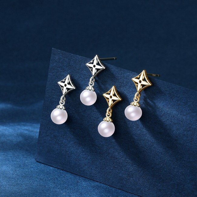 S925 Sterling Silver Clover Pearl New French Retro Simple Temperament Shell Pearls Personalized Earrings D21052904