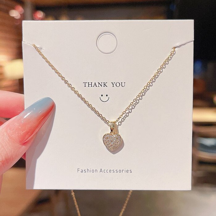 INS Trendy Heart-Shaped Diamond Zircon Super Flash Pendant Titanium Steel Necklace Women's Simple Clavicle Chain Jewelry