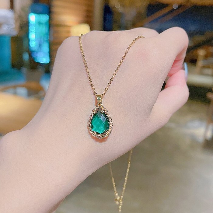 2021 New National Style Emerald Design Pendant Titanium Steel Necklace Female Ins Popular Net Red Same Style Clavicle Chain