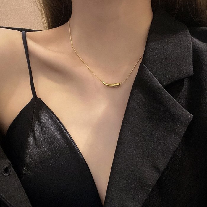 Women's Korean-Style Elegant Metal Arc-Shaped Bean Necklace Ins Trendy Titanium Steel Clavicle Chain Necklace