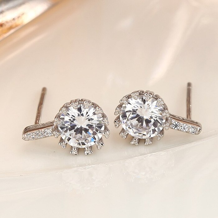 925 Silver Earrings Women's Korean-Style Diamond Sterling Silver Ornament Factory Direct Sales Delivery