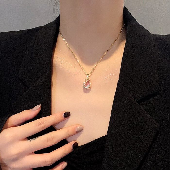 INS Popular Net Red Same Style Fashionable Elegant Purple Tulip Titanium Steel Necklace Korean Style New Simple Clavicle Chain