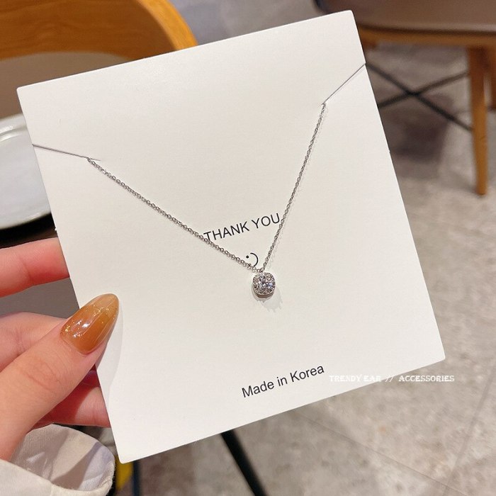 New Zircon Square Diamond Titanium Steel Necklace Simple Graceful and Fashionable Trendy Net Red Same Style Clavicle Chain