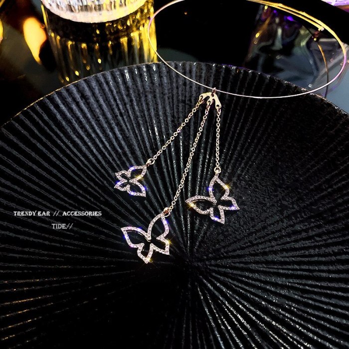 INS Cold Style Clavicle Chain New Three Butterfly Necklace Female Temperament Popular Net Red Necklace