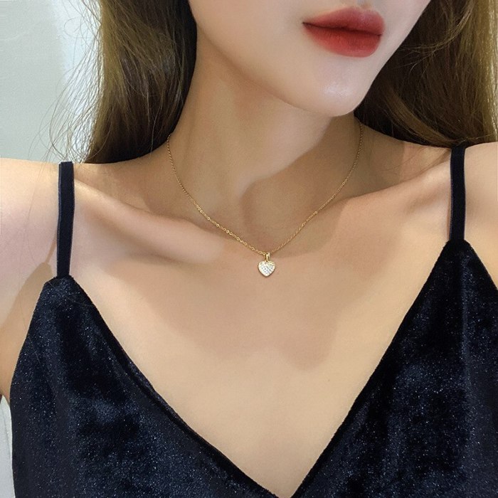 INS Trendy Heart-Shaped Diamond Zircon Super Flash Pendant Titanium Steel Necklace Women's Simple Clavicle Chain Jewelry