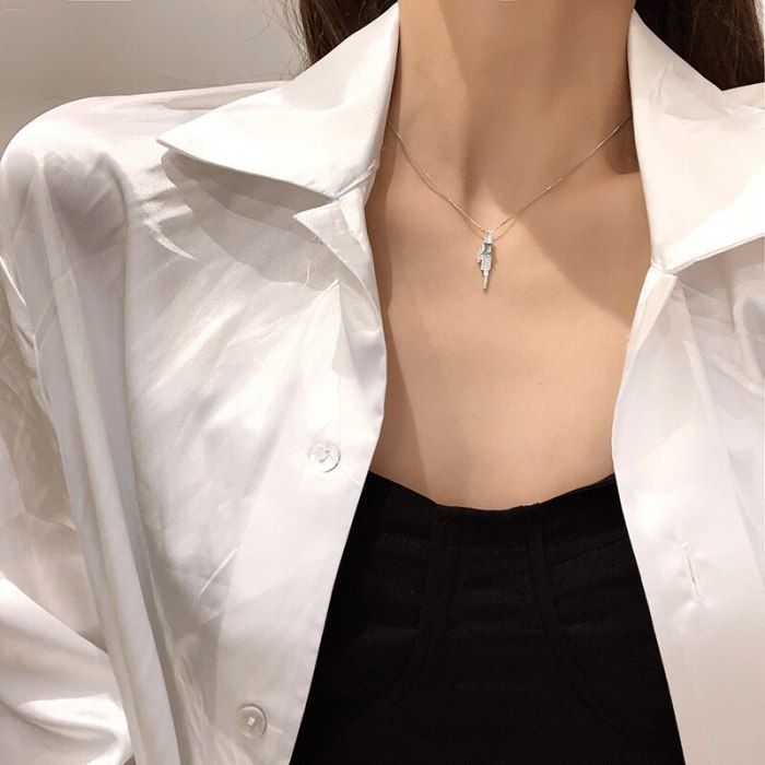 New Green Zircon Geometric Unique Design Necklace Women's Simple Temperament Popular Net Red Clavicle Chain
