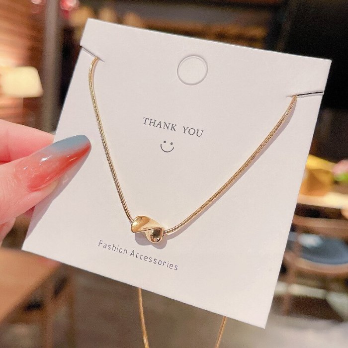 Korean Personality Fashion Twisted Small Simple Pendant Necklace Female Ins Trendy Personality Titanium Steel Clavicle Chain
