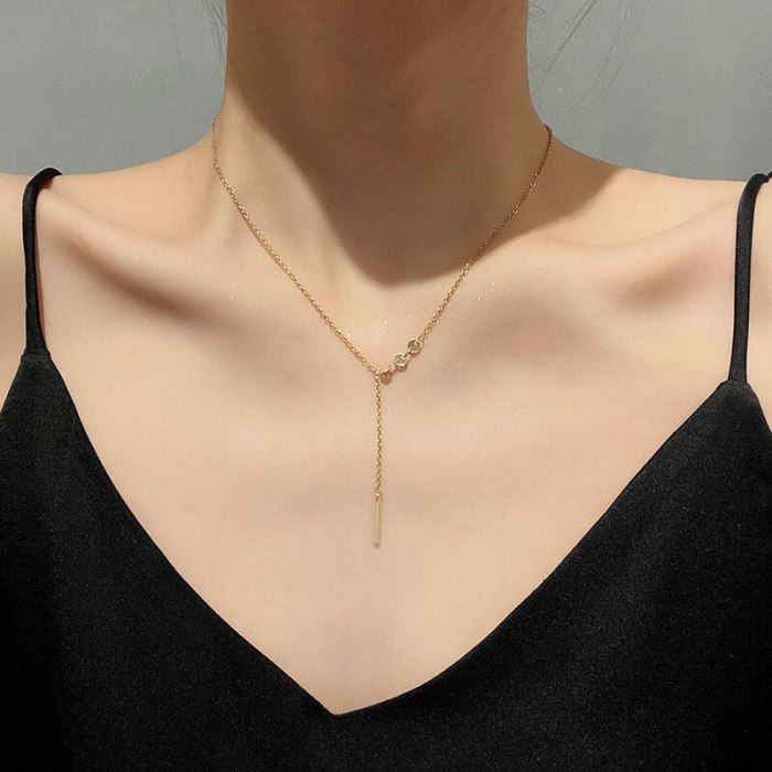 INS Trendy Super Fairy Simple Titanium Steel Necklace Female Tassel Pendant Design Sense Geometric Clavicle Chain