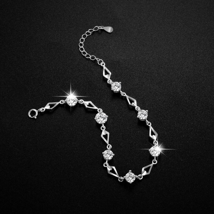 925 Sterling Silver Bracelet Light Luxury Minority Hollow Design Simple Temperament Wholesale Rhombus Inlaid Zircon Bracelet