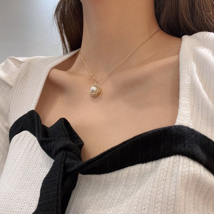 Korean Style Personalized Titanium Steel Necklace Fashion Dignified Hollow Bird's Nest Bright Pearl Pendant High Sense Necklace