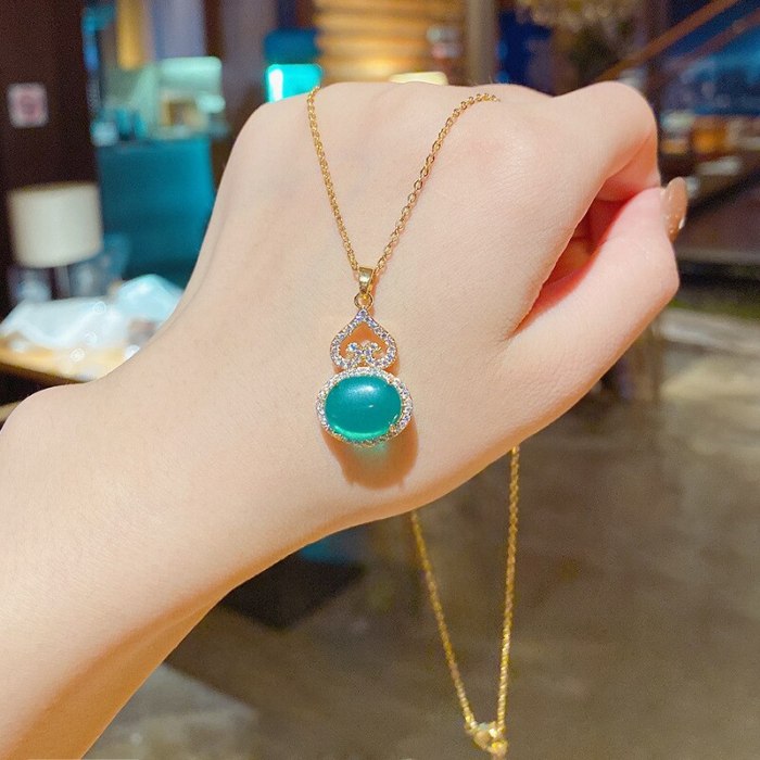 New Titanium Steel Green Gemstone Gourd Necklace Female Design Sense Ins Indifference Trend Online Influencer Clavicle Chain