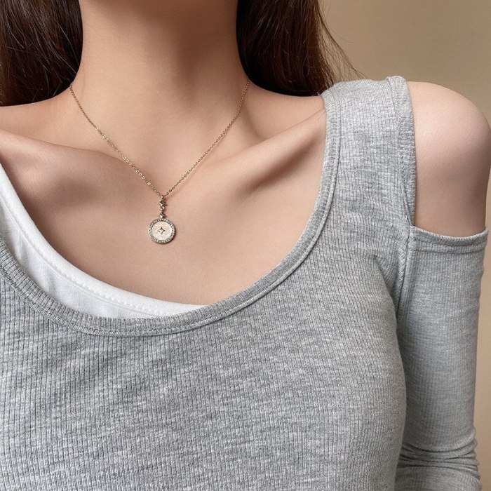 White Female Shell round Hexagram Necklace Female Fashion Ins Simple Refined Titanium Steel Clavicle Chain Hot Selling Necklace