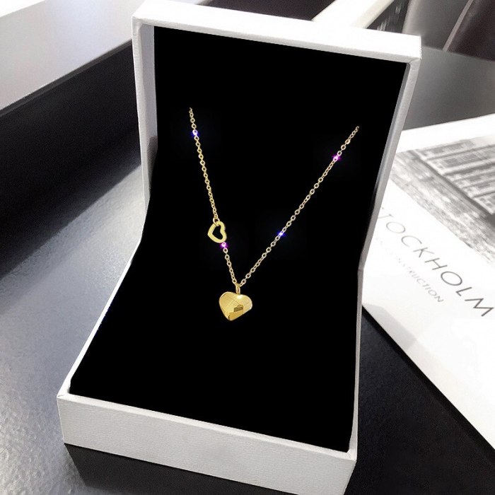 New High-Grade Titanium Steel Hollow Heart Necklace for Women Niche Design Trendy Net Red Clavicle Chain Wholesale