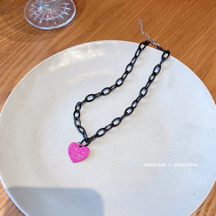 Korean Style New Ins Internet Celebrity Same Style Hip Hop Style Pink Love Pendant Necklace Female Unique Design Clavicle Chain