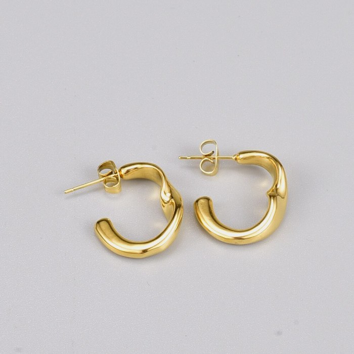 E98 European and American Temperament Metal Irregular Earrings Curved Symmetrical Plated 18K Gold Stud Earrings for Women
