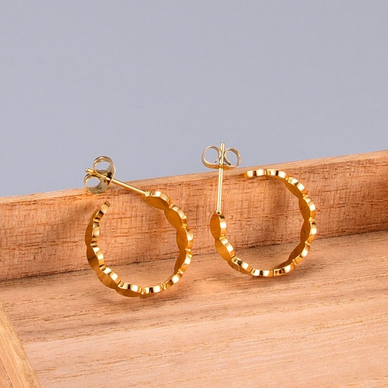 E57 Studs Earrings for Women Small Ear Ring Simple European and American Style Titanium Steel 18K Gold Plating