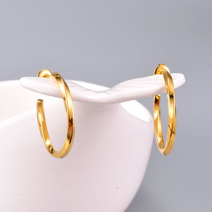E46 Wholesale 18K Gold European American Line Ear Ring Fashion Simple Cold Ring Titanium Steel Button Line Ear Studs