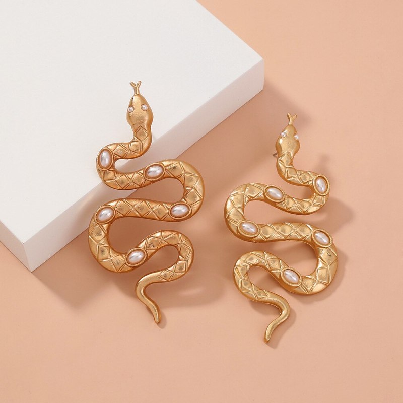 European and American New Hot Sale Vintage Metal Matte Exaggerated Snake Stud Earrings Ornament