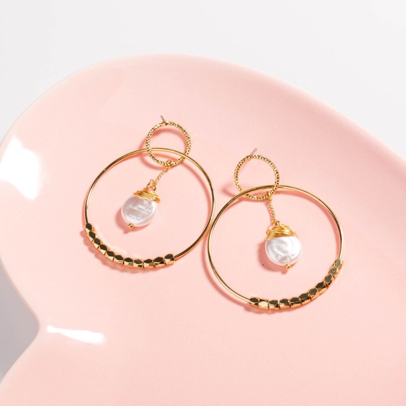 European and American Fresh Temperament Earrings Fashionable Exaggerated round Surrounding Cable Flat Pearl Trending Earrings