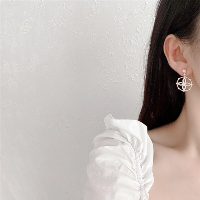 Sterling Silver Needle Personalized Stylish Flower Earrings Gold Plated Fashion Internet Celebrity Earrings Ear Studs